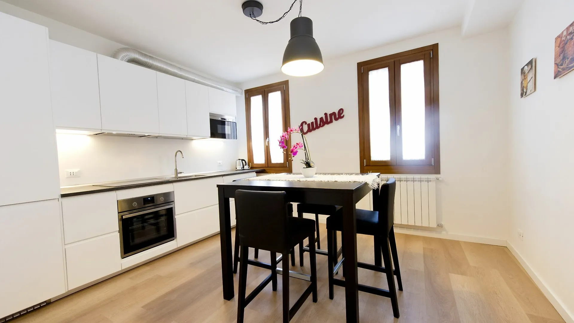 Calle Annunziata location